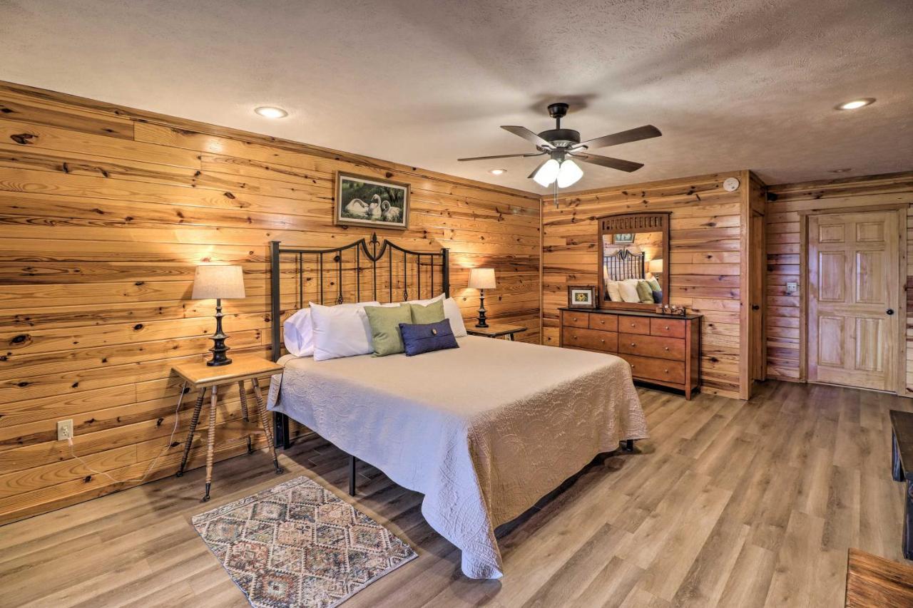 Piney Bluff Retreat With Mountain Views! Villa Exterior photo